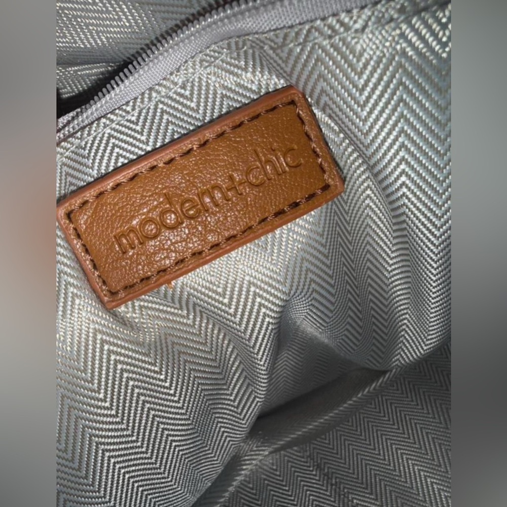 Modern + Chick crossbody bag - Picture 3 of 3